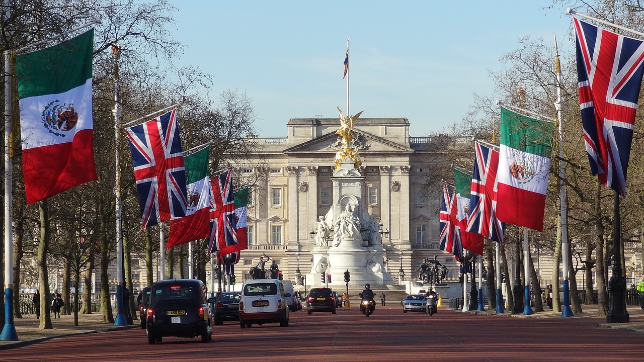 Buckingham Palace.