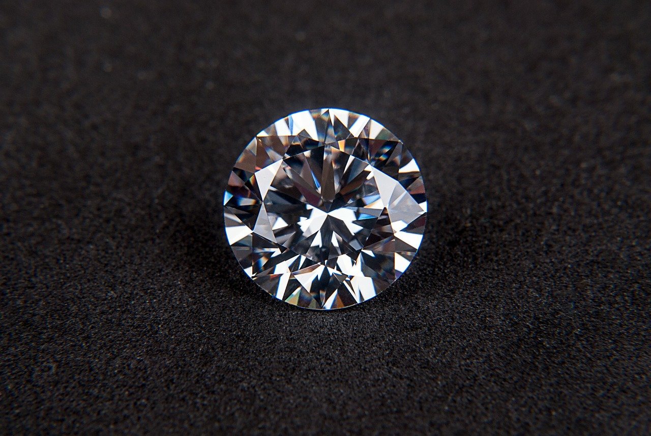 A diamond solitaire.